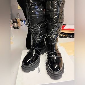 Patent leather winter boots